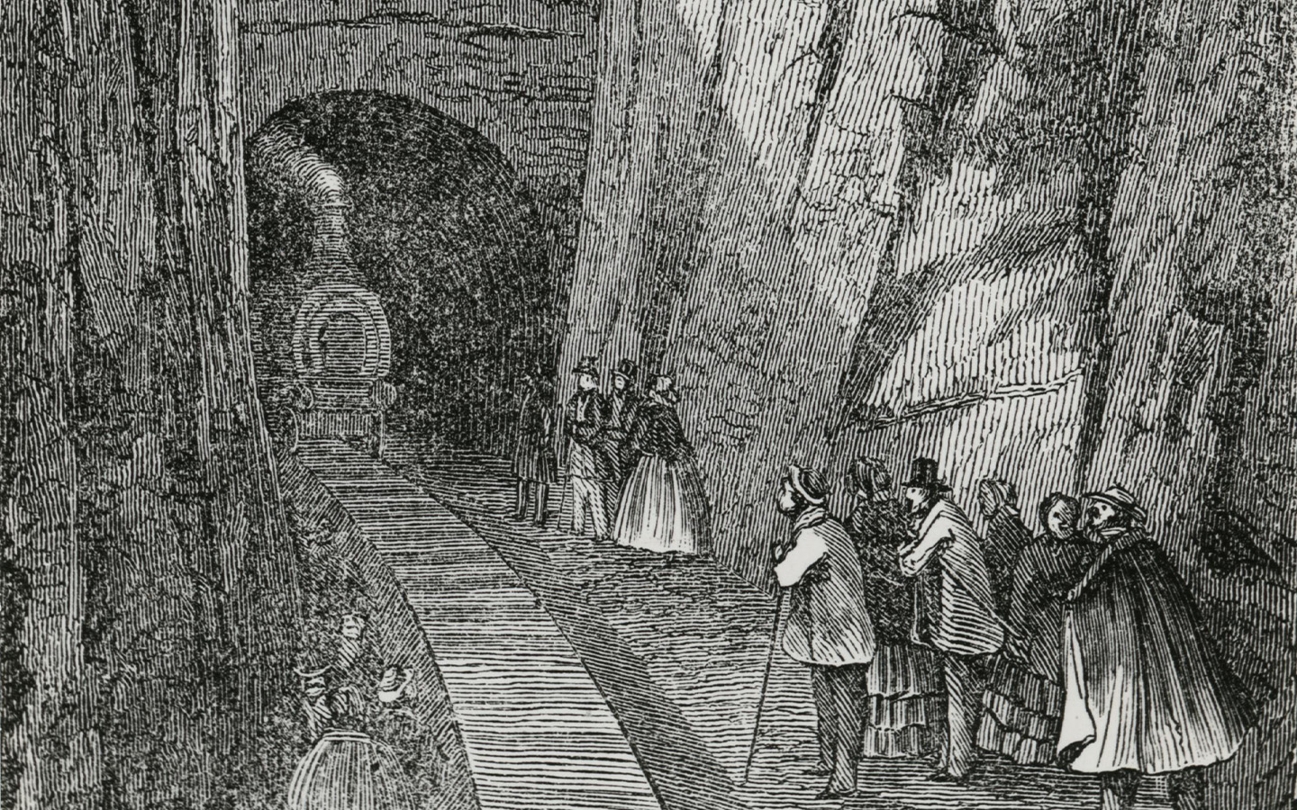 En skiss av en urhugget berglandskap som mynnar in i en järnvägstunnel.